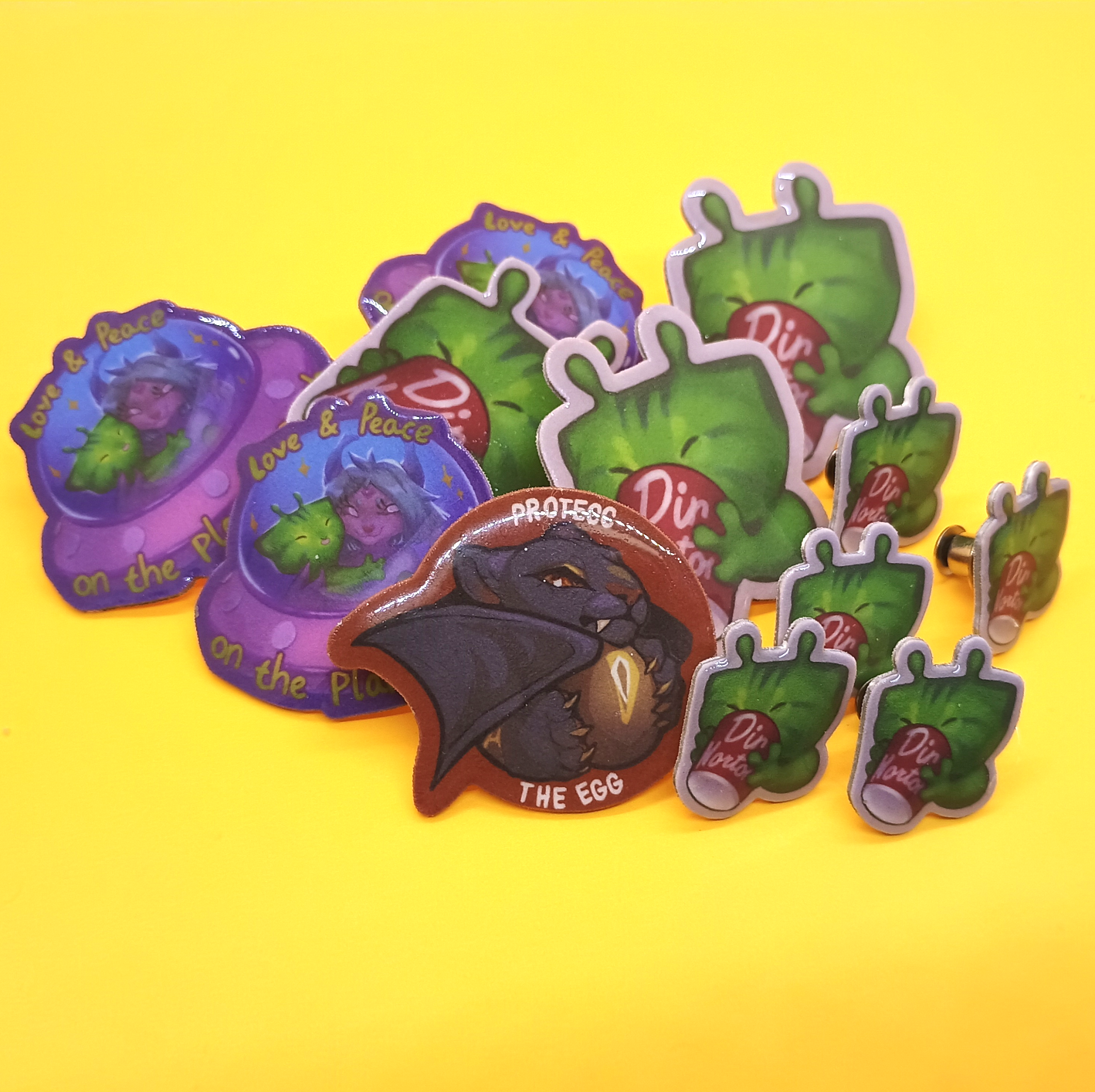 TINY Glorp Alien Kitty Pin with Coffee  1.25in | 3cm